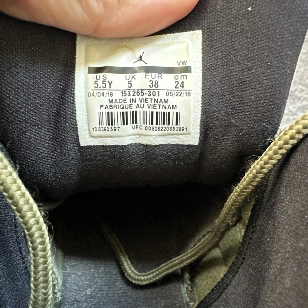 Nike‎ Air Jordan 12 Retro GS Olive Lux Class of 2003 5.5Y Gold